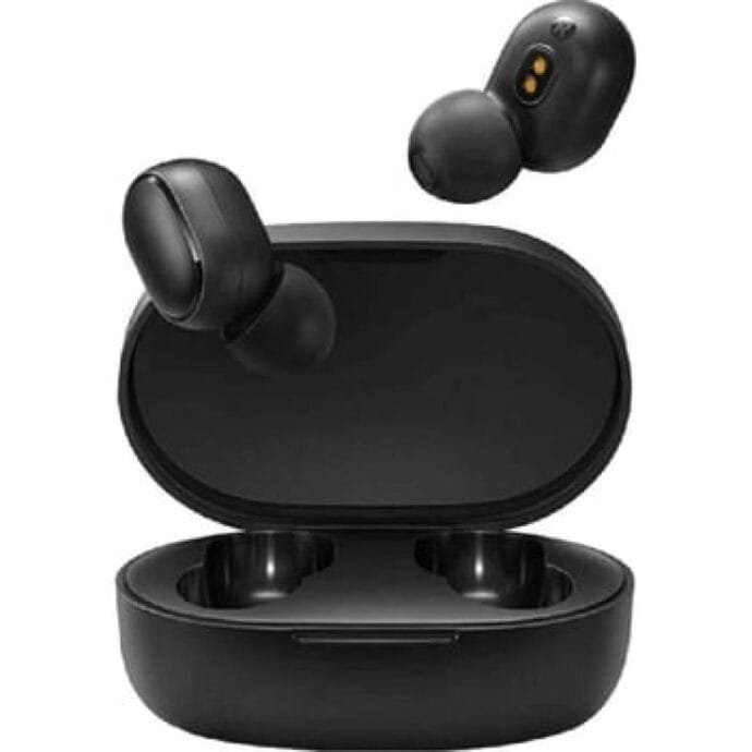⁦سماعات Mi True Wireless Earbuds Basic - اللون الأسود⁩ - الصورة ⁦2⁩
